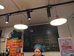-柳州肥姨妈大骨螺蛳粉(东靖路店)
