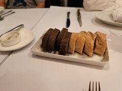 餐前面包黄油-壳里西餐厅Coquille Seafood Bistro(蒙自路店)