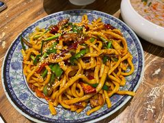 攒劲的干煸炒面-清真·玛丽亚新疆菜主题餐厅(浙江中路店)