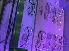 -提一眼镜·蔡司·依视路(小寨店)