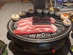 -草家酱蟹炭火烤肉店(珲春南路一店)