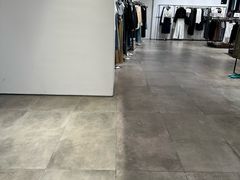 -URBAN REVIVO(上海中庚漫游城店)