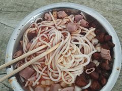 小肠加脆哨-三姨妈小肠粉店