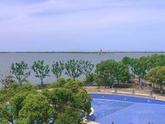 -上海滴水湖皇冠假日酒店