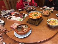 -老滇山寨•云南特色菜•地方菜•民族风情歌舞表演(金碧店)