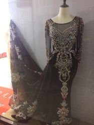 -觅白婚纱礼服馆