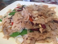 鲜百合炒莲藕-龙桥私厨·姜花菊花过桥鱼·顺德菜(容桂店)