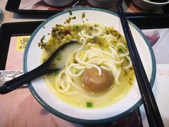 酸汤米线-老娘舅餐厅(黄龙体育中心店)