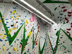 -绿壁虎攀岩基地(Tcar店)