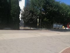 -首都师范大学附属回龙观育新学校