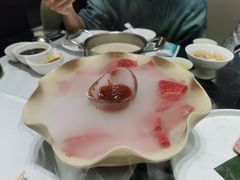 -红鼎豆捞·非遗鲍皇汤火锅(宝丰路店)