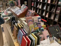 -钟书阁(群光广场店)