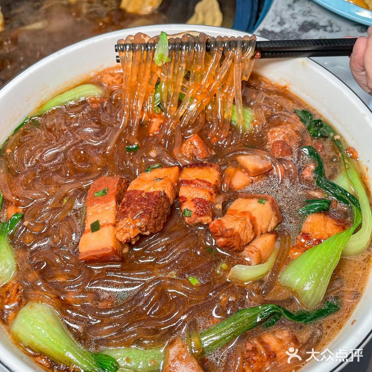 这顿铁锅炖大公鸡🍲放眼杭州也是相当炸裂!