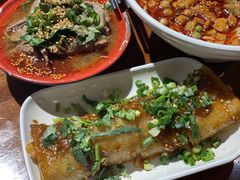 -爆炸头阿姨小四川正宗川味小吃(无任何分店)
