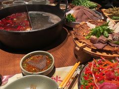 草本鸳鸯锅-盡膳口福跷脚牛肉火锅(晶耀前滩店)