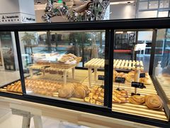 面包甜点陈列柜-熊叔熊婶面包房(团结湖店)