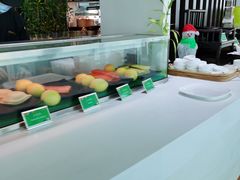 -亚洲国际大酒店·云顶阁旋转自助餐厅