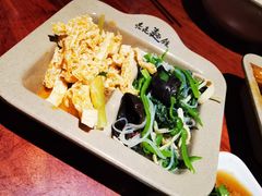 -亮亮面馆(经六路店)