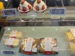 面包甜点陈列柜-幸福西饼生日蛋糕·下午茶(大明宫万达店)