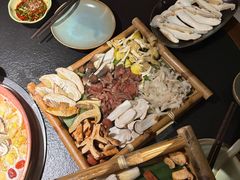 -菌自由丨野生菌火锅特色庭院餐厅(丽江古城店)