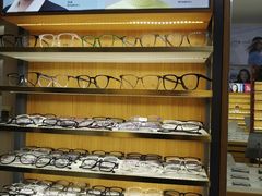 -优医视平价眼镜蔡司依视路折扣工厂店(十里堡店)