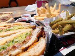 -The Habit Burger Grill 哈比特汉堡(复兴soho店)