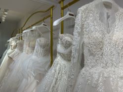 点击看大图 婚纱-LOVE SHINE婚纱·红鼎庄龙凤褂·妈妈装定制