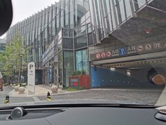 -龙湖虹桥天街-停车场