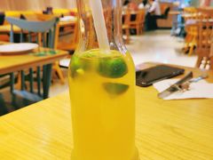 -菲滋意式餐厅(银泰百货金华江南店)
