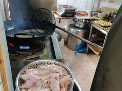 -梅记大块头爆鱼店(乍浦路店)