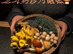 -三出山火锅(万象天地店)