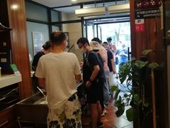 等位区-东方饺子王(大屯路店)