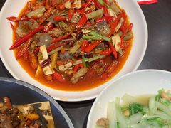 -川流不息·地道川菜·小龙虾(松东路店)