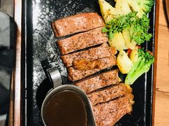 -必胜客(WOW中心城店)
