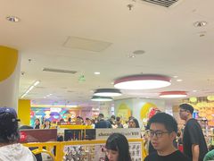 -m豆巧克力世界(上海世茂广场店)