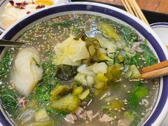 -云阿蛮云南生烫牛肉米线(奉贤路店)