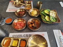 -草家酱蟹炭火烤肉店(珲春南路二店)