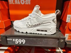 -NIKE上海青浦优选体验店