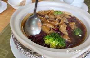 Braised Abalone Sauce Bird's Foot with Shark's Fin and Sea Cucumber