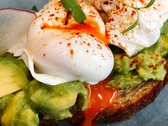 牛油果温泉蛋吐司-O'mills Sourdough Bakery&Bistro(永嘉路店)