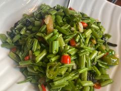 干巴菌炒空心杆-怡得饭庄·宋大妈昆明菜·始于1996(滇池海埂大坝店)