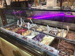 -Gelateria Dondoli