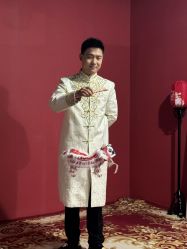 -现代经典婚纱摄影