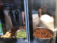 -老王芙蓉蛋卷饼(万达店)