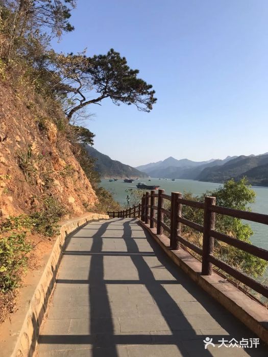 羚羊峡古栈道森林公园图片