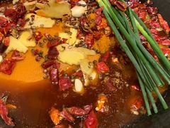 青年火锅头号种子锅底-周幺妹重庆老火锅(银泰城总店)