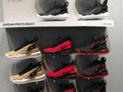 -Air Jordan(世贸天阶店)