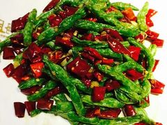 -阿瓦山寨·湘菜现炒·剁椒鱼头王(咸阳总店)