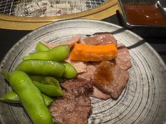 -山川小町·极番烧肉(新地假日广场店)