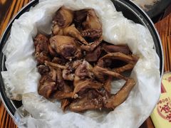 秘制盐焗乳鸽-侠成水上农庄(工业大道店)